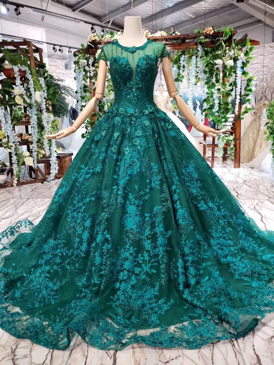 Elegant Scoop Cap Sleeves Prom Dress With Appliques Military Ball Gown OP642